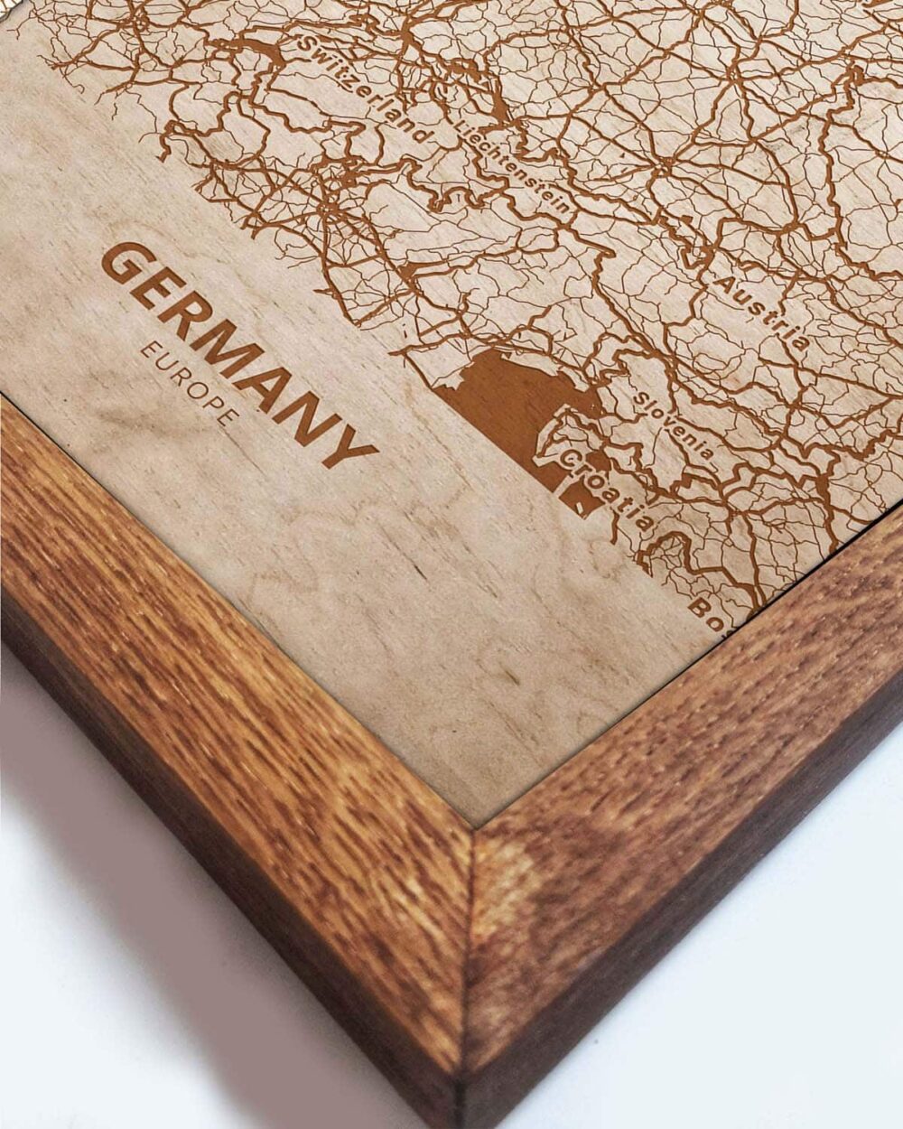 Holzkarte Deutschland, Länderkarte in Eichenholzrahmen 2